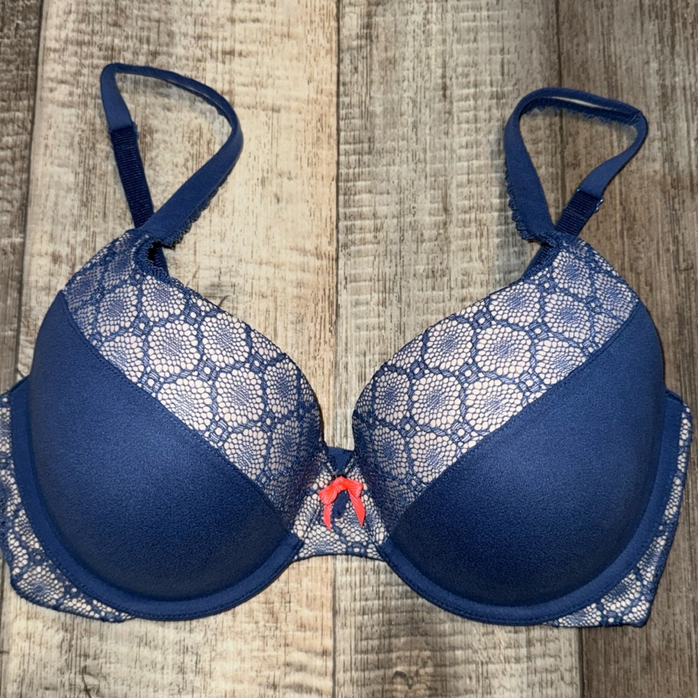 Victoria's Secret underwire/padded Bra-size 34DD